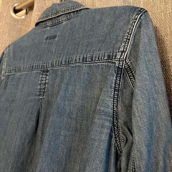 Merona - Lighter dark-wash long-sleeve button down denim shirt - size Large - Picture 9 of 12